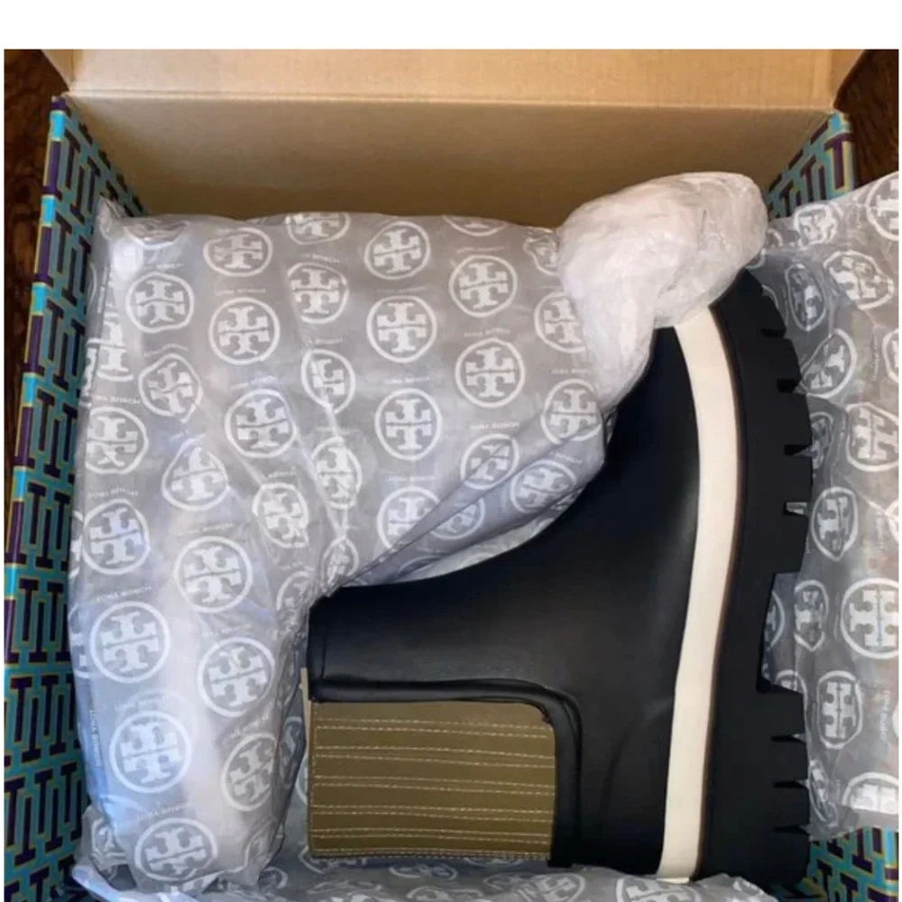 NWT Tory Burch Women's Rain Boots - Picture 4 of 7